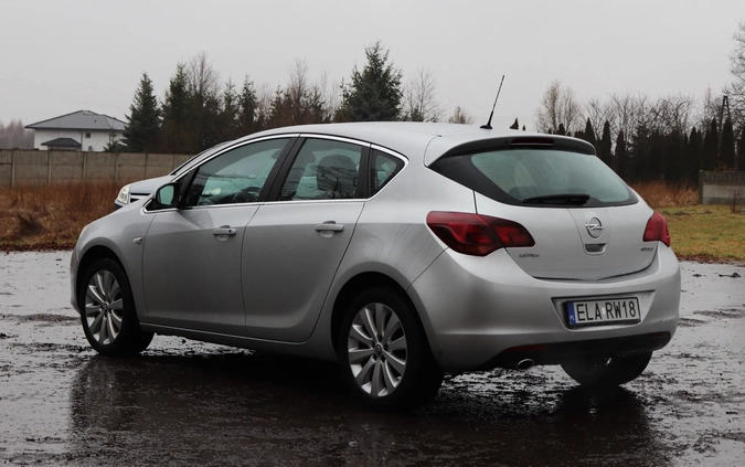 Opel Astra cena 24999 przebieg: 179000, rok produkcji 2010 z Tarnogród małe 436